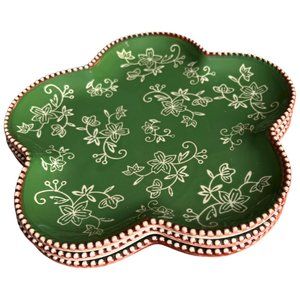 NWT & Rare! 3 TEMPTATIONS by Tara Floral Lace Green Plates Beaded Edge Stoneware